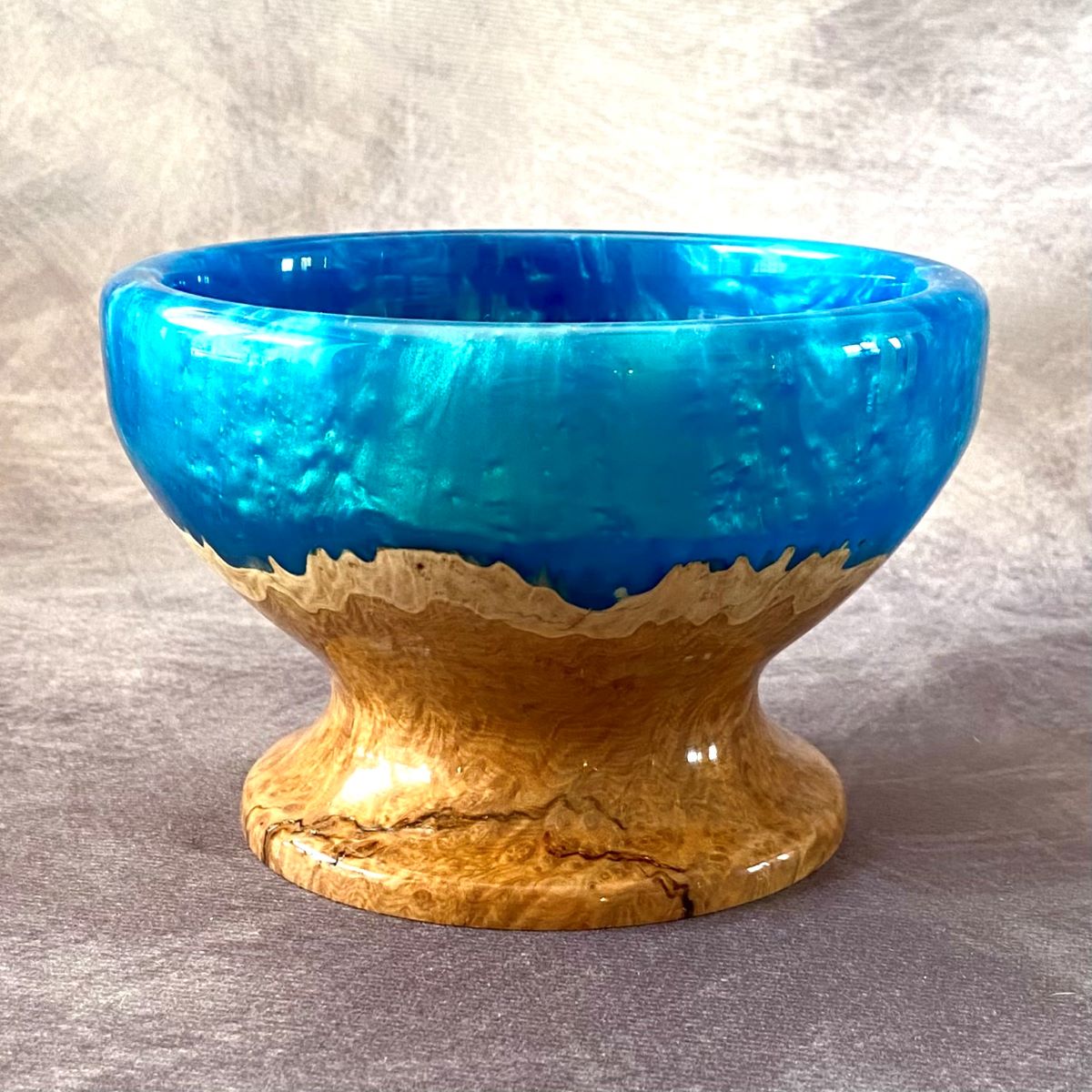 Side view of mallee and turquoise footed bowl
