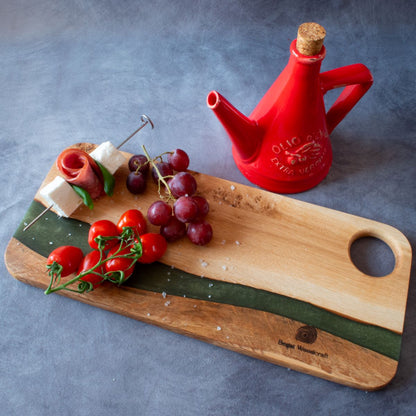 Medium Charcuterie Serving Board in English Oak & Olive Green Resin (Ref 127)