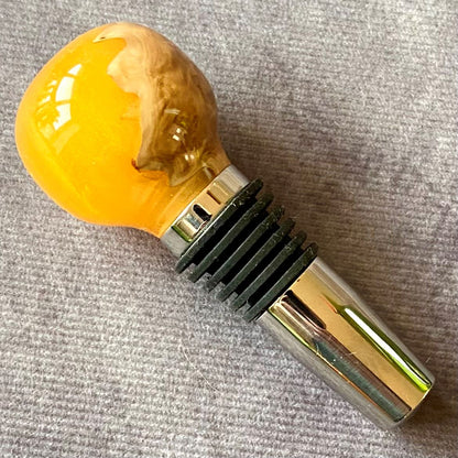 Gold resin and mallee wine stopper