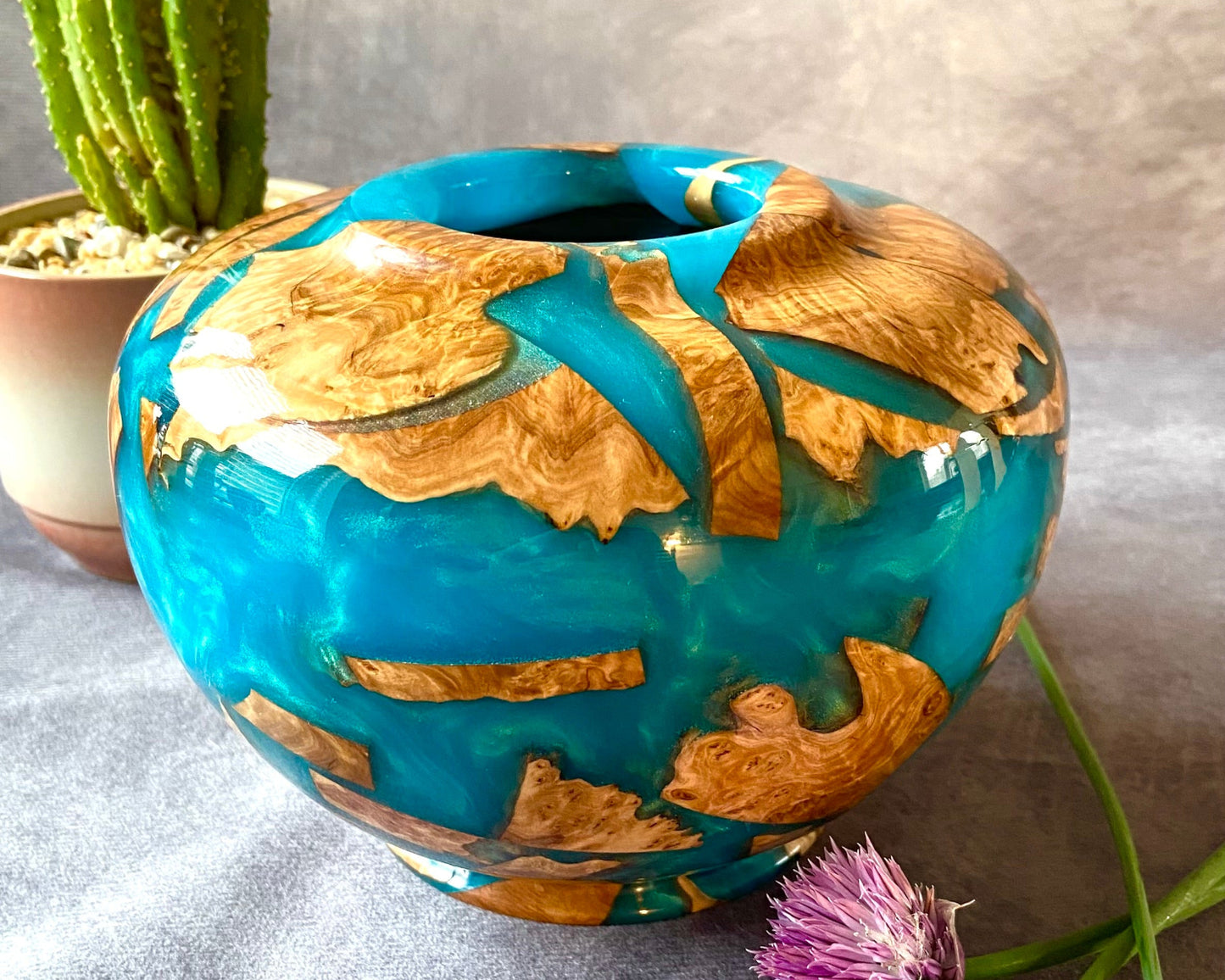 Main view of mallee offcut hollow form