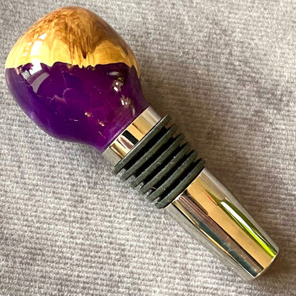 Purple resin and mallee wine stopper