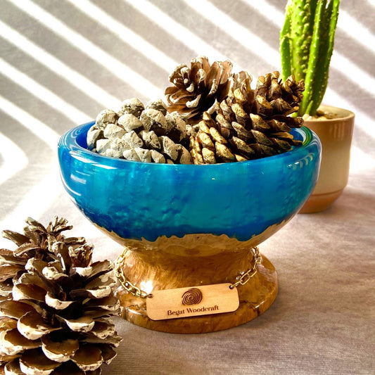 Main view of mallee and turquoise footed bowl