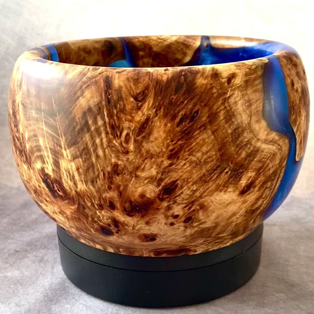 Cobalt blue bowl with oak burr video