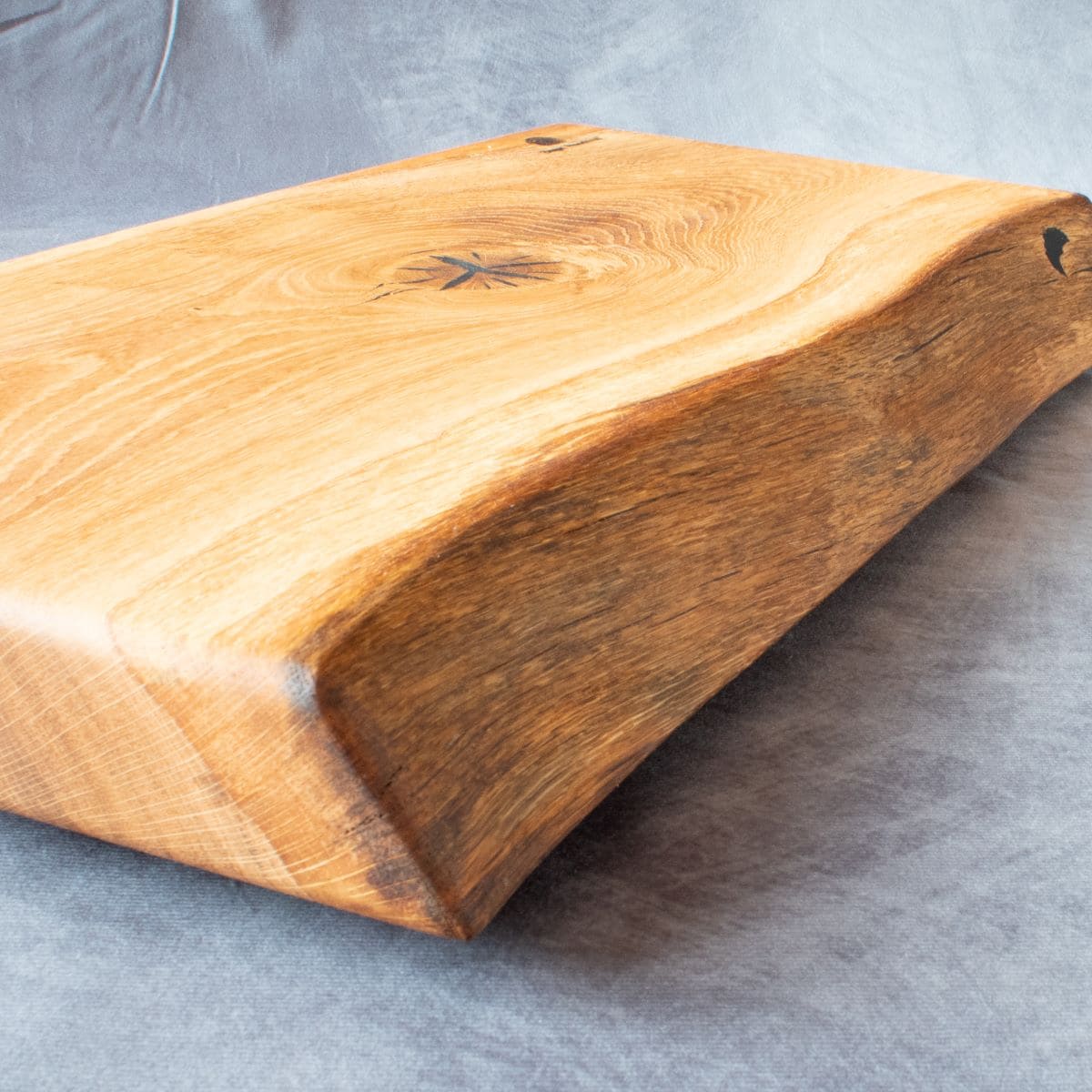 Side view of 45mm thick oak board 